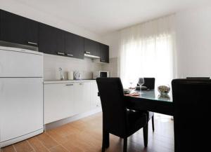 Kuchyň nebo kuchyňský kout v ubytování Villa Sunshine