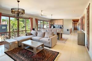 Χώρος καθιστικού στο Puri Sabina Bed & Breakfast