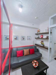 Khu vực ghế ngồi tại Tagaytay Condo with overlooking