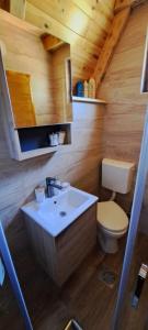 Ένα μπάνιο στο Eco Village Podgora