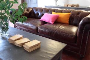 Een zitgedeelte bij BYPILLOW Cluc Begur