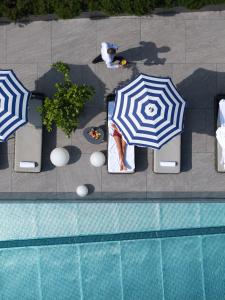 المسبح في DAS EDELWEISS - Salzburg Mountain Resort أو بالجوار