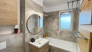 Ένα μπάνιο στο Fairytale Harmony Spacious & King Beds & Free Private Parking +41 φωτογραφίες