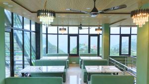 Istumisnurk majutusasutuses HSR Residency And Restaurant