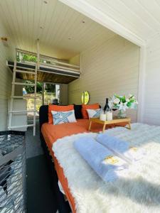 Gallery image of Relax husbåt in Edsvalla
