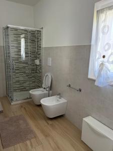 A bathroom at B&B Pan del Cucco