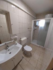 Ένα μπάνιο στο Apartmani Lučić - Privlaka