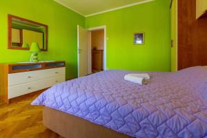 Posteľ alebo postele v izbe v ubytovaní Two-Bedroom Apartment in Crikvenica XI
