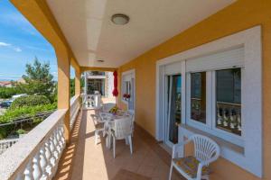 Balkón alebo terasa v ubytovaní Two-Bedroom Apartment in Crikvenica XI