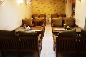 Χώρος καθιστικού στο Hotel Kailash Mansarobar Banquet and Restaurant
