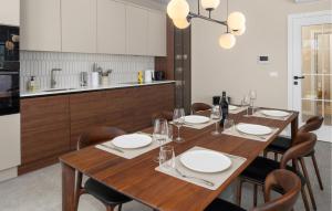 Η κουζίνα ή μικρή κουζίνα στο Cozy Apartment In Tar