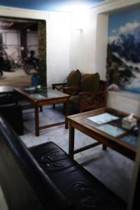 Χώρος καθιστικού στο Hotel Kailash Mansarobar Banquet and Restaurant