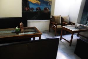 Χώρος καθιστικού στο Hotel Kailash Mansarobar Banquet and Restaurant