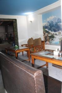 Χώρος καθιστικού στο Hotel Kailash Mansarobar Banquet and Restaurant