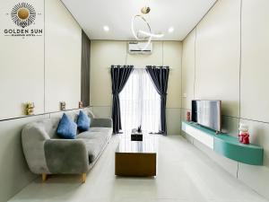 Χώρος καθιστικού στο Golden Sun Hotel 5 - Quận 2