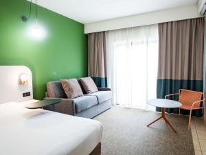 Ibis Styles Cayenne Centre Amazonia的休息区