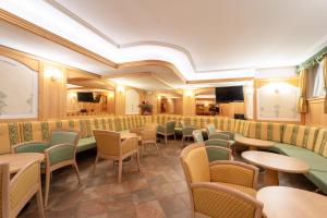 Posedenie v ubytovaní Hotel Laurin