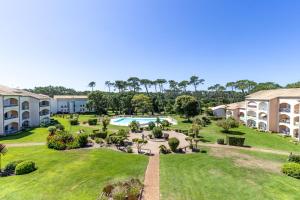 Πισίνα στο ή κοντά στο Grand balcon, piscine, plage, golf, parking, wifi, lave linge & vaisselle