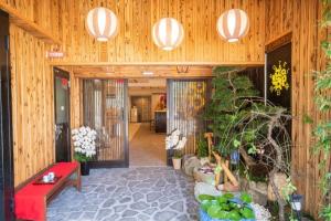 Κήπος έξω από το Hotel 向日葵