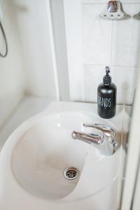 Φωτογραφία από το άλμπουμ του Charming Apartment bei Wien in ruhiger Umgebung σε Modling