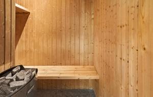 Fotografie z fotogalerie ubytování Awesome Home In Væggerløse With Sauna v destinaci Bøtø By + 22 fotografií
