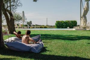 A garden outside Villa Topazio