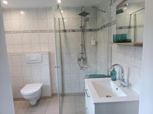 Bilik mandi di Ferienwohnung Schulzke