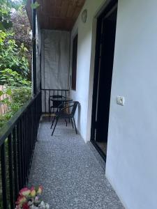 Rõdu või terrass majutusasutuses zeiko s guesthouse
