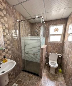Kupatilo u objektu Dar Shaden hostel +37 fotografija