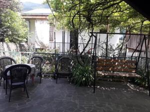 Rõdu või terrass majutusasutuses zeiko s guesthouse