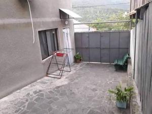Rõdu või terrass majutusasutuses zeiko s guesthouse