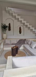 Posezení v ubytování Peaceful 2BR House with Rice Field View Near Beach & Local Spots