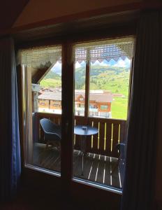 Nespecifikovaný výhled na hory nebo výhled na hory při pohledu z hotelu
