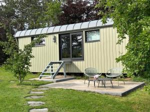 Κήπος έξω από το Pine Tree Tiny cottage