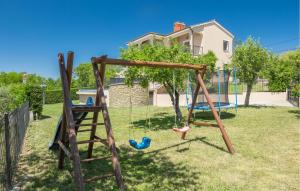 Ο χώρος παιχνιδιού για παιδιά στο Villa Mahovic +45 φωτογραφίες