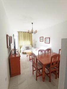 Posezení v ubytování Apartamento Costa de Sancti Petri by Chiclana Dreams