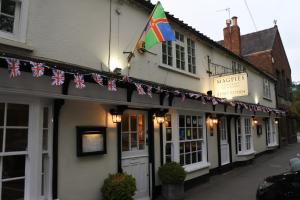 Magpies Restaurant with Rooms