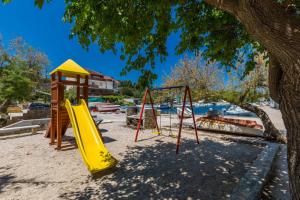 Herní místnost nebo prostor pro děti v ubytování Apartments Nenich Aves