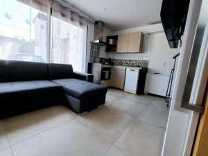 Η κουζίνα ή μικρή κουζίνα στο Provence Verte Apartment +4 φωτογραφίες