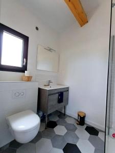Ένα μπάνιο στο Provence Verte Apartment