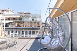 Μπαλκόνι ή βεράντα στο Coastal Charm at Pasalimani - Steps from Port&Beach