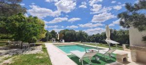 Afbeelding uit fotogalerij van Villa Morea-Relax in piscina in Putignano