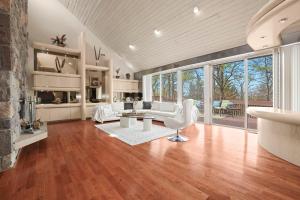 Χώρος καθιστικού στο Beautiful House in Livingston (20 miles from NYC)