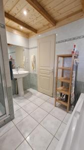 Kupatilo u objektu Gîte La Grange