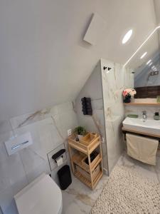 Koupelna v ubytování Štít Deluxe Studio + 44 fotografií