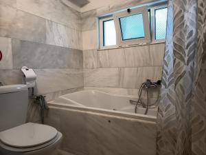 Ένα μπάνιο στο YaSou Summer House +46 φωτογραφίες