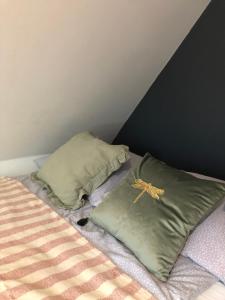Łóżko lub łóżka w pokoju w obiekcie Willa Mitia