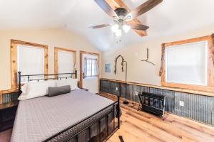 Postel nebo postele na pokoji v ubytování The Outpost + 98 fotografií