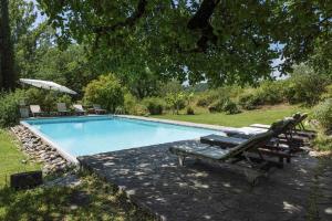 Hồ bơi trong/gần Villa la Pecine by Mmega