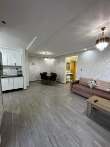 Kjøkken eller kjøkkenkrok på appartement moderne vue piscine